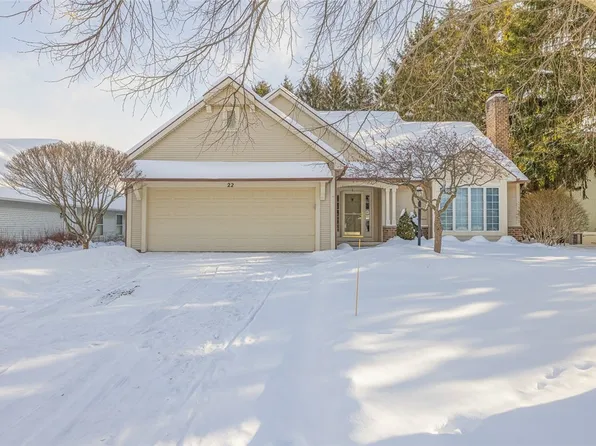 22 Bishops Ct, Pittsford, NY 14534