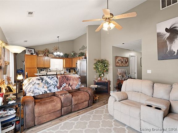 3rd image of 9057 Woodford Drive