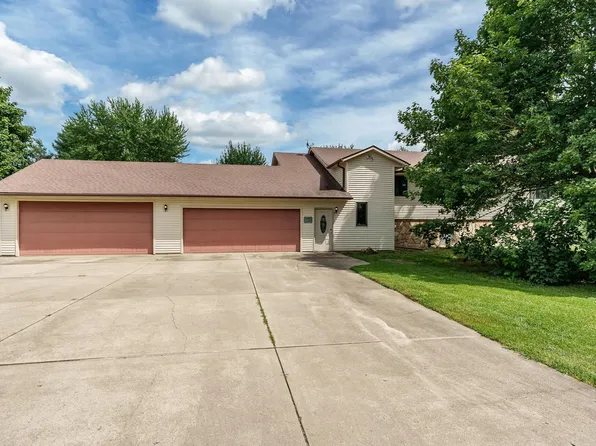 2379 Circle Dr, Belvidere, IL 61008