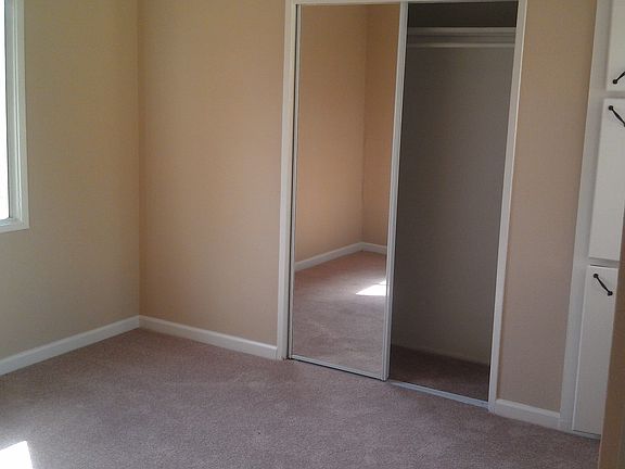5th image of 915 1/2 N Philadelphia St