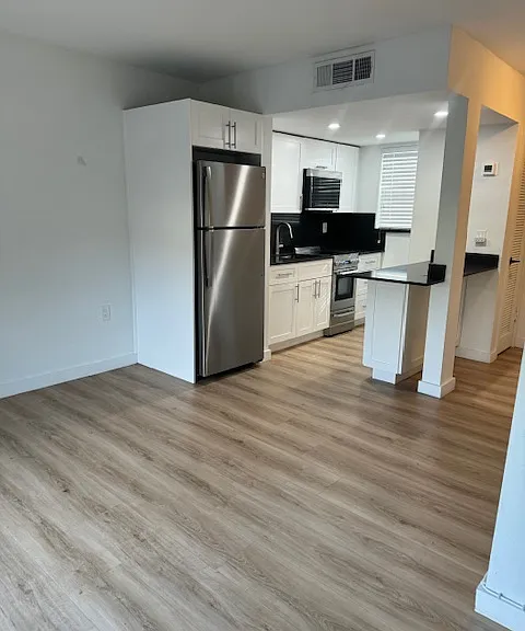 1025 SW 6th Ave #6 — Photo 5