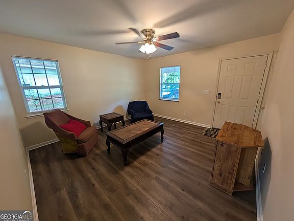 3rd image of 1922 Reese Rd