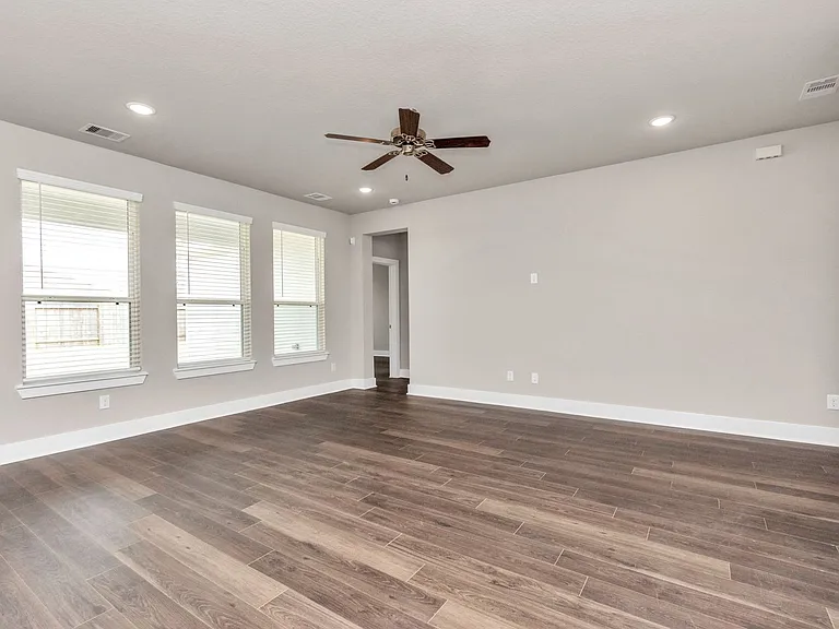 10618 Cascade Creek Dr — Photo 15