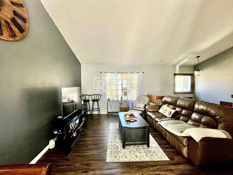 5435 Country Heights Dr — Photo 3