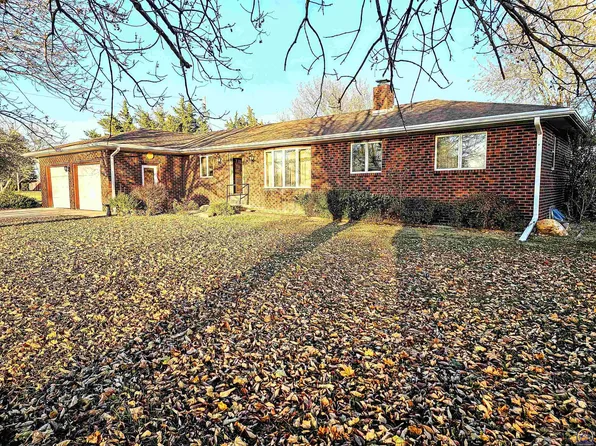 1813 N 11th St, Seneca, KS 66538