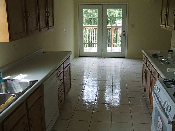 2nd image of 1217 N Luther Ave
