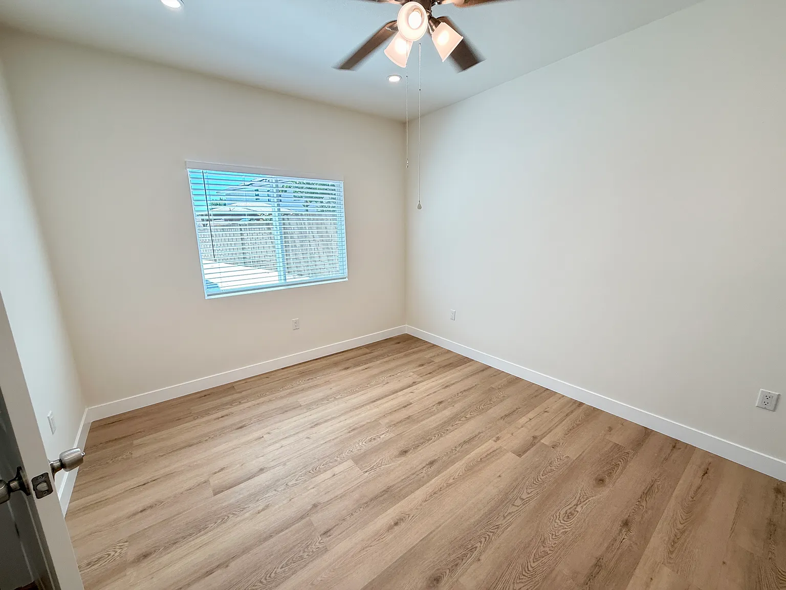 Shamrock Ave, Fountain Valley — Photo 2