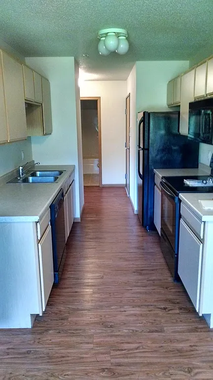 Ashbury Residential Suites — Photo 3