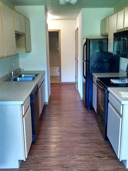 Ashbury Residential Suites — Photo 3