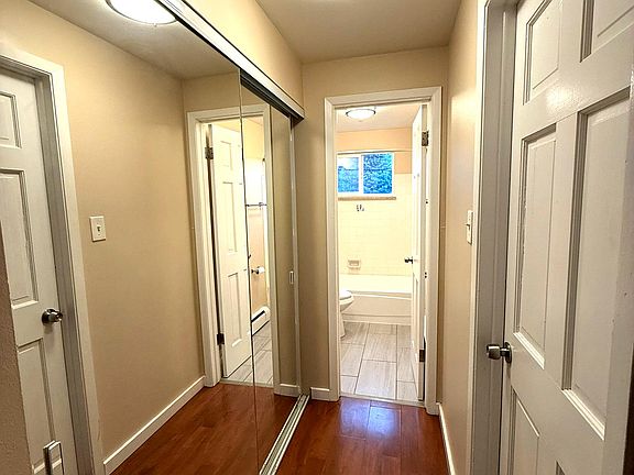 5th image of 2336 S Linden Ct APT D