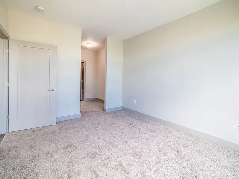 River House — Photo 11