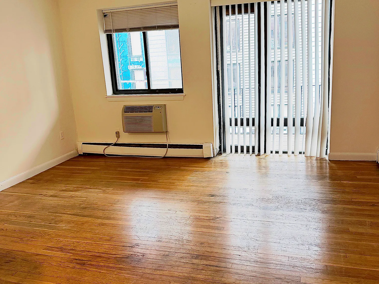 1027 Commonwealth Avenue - 23 — Photo 1