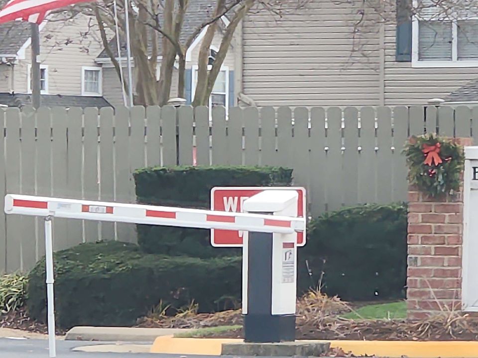 2nd image of 3845 Lasalle Dr APT 106