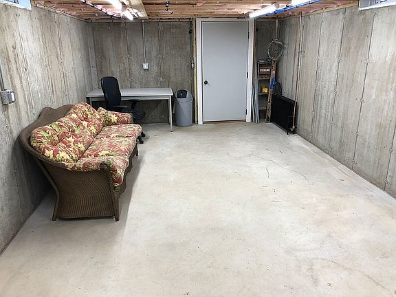 2nd image of 6 Purchase St