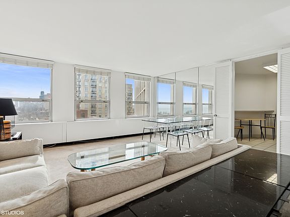 4th image of 2626 N Lakeview Ave APT 1204