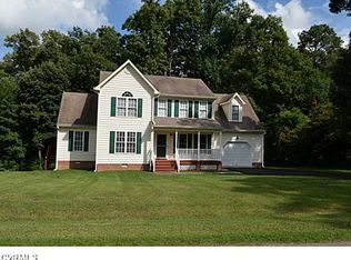 3131 Poinsetta Dr, Chester, VA 23831