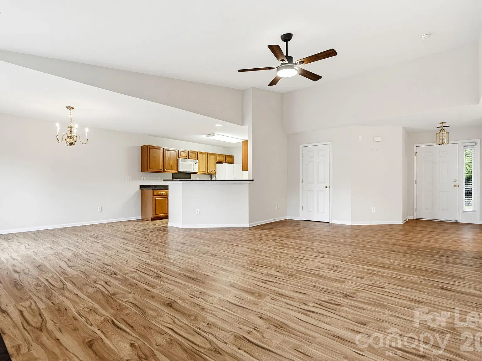 4 bed, 2.0 bath, 1715 sqft, $1,995 — Photo 3