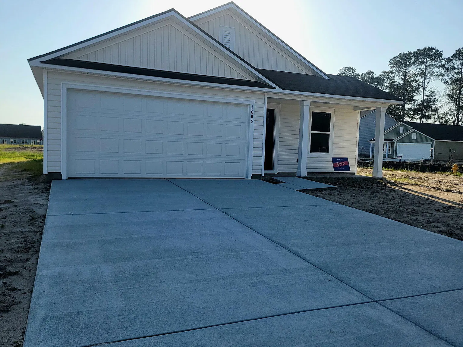 4 bed, 2.0 bath, 1666 sqft, $1,950 — Photo 2