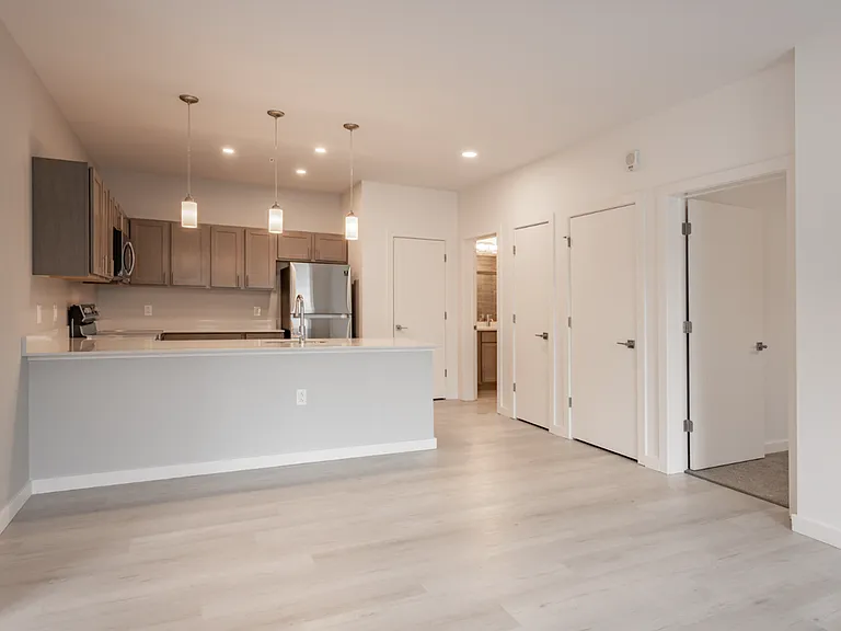 4815 Franklin Blvd — Photo 1
