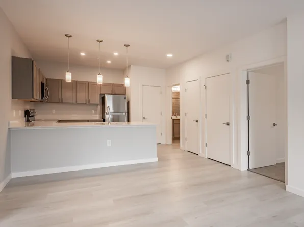Franklin West, 4815 Franklin Blvd APT 104, Cleveland, OH 44102