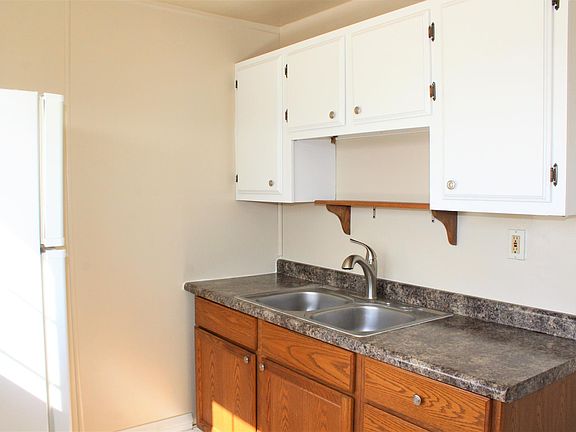 3rd image of 3231 Portage St #2