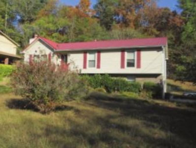 2nd image of 802 Seven Springs Cir
