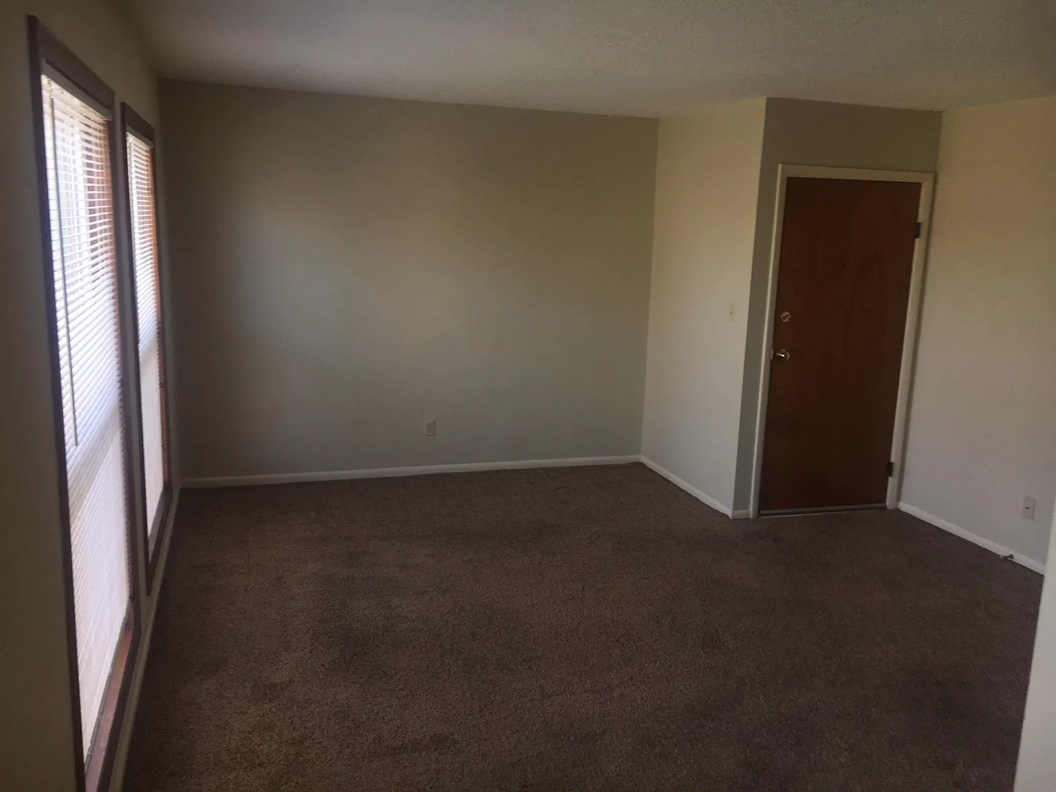 2 bed, 600 sqft, $850 — Photo 2