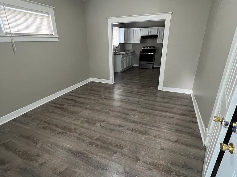 1008 Winkler Ave — Photo 2