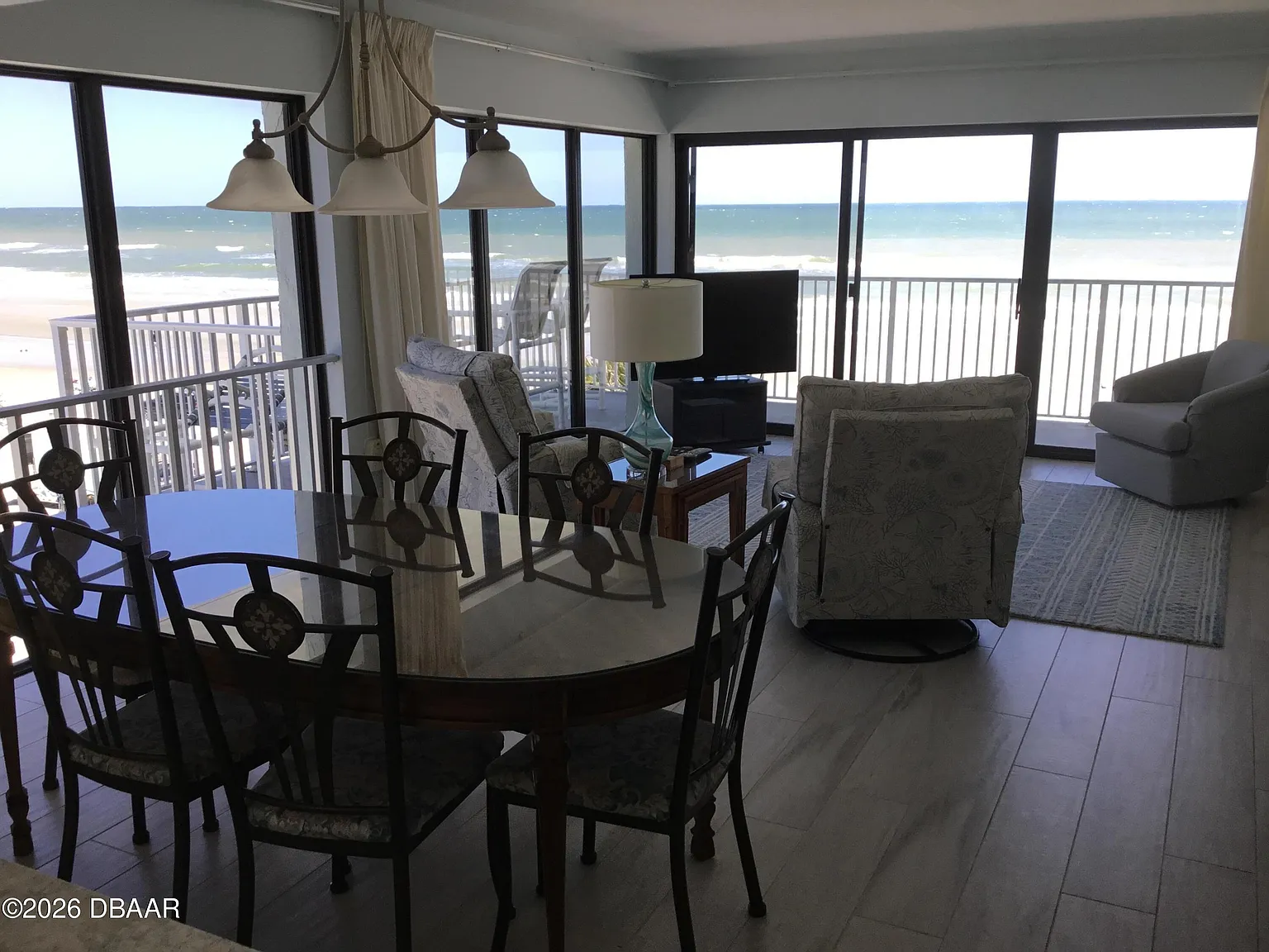 3 bed, 2.0 bath, 1240 sqft, $6,300 — Photo 4