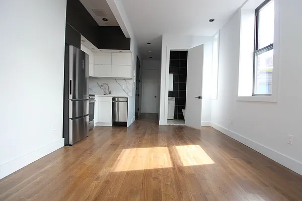 Rented by EXR | media 36