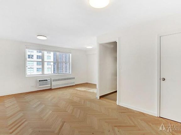 3rd image of 316 E 55th St APT 6C