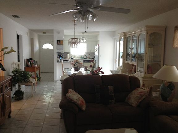 4th image of 825 E 18th Ave
