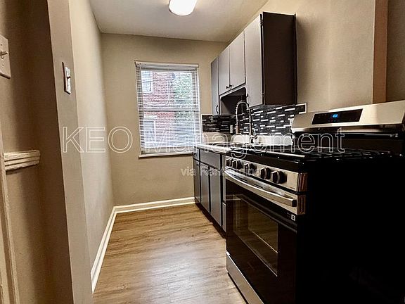 3rd image of 225 E Xenia Dr #B