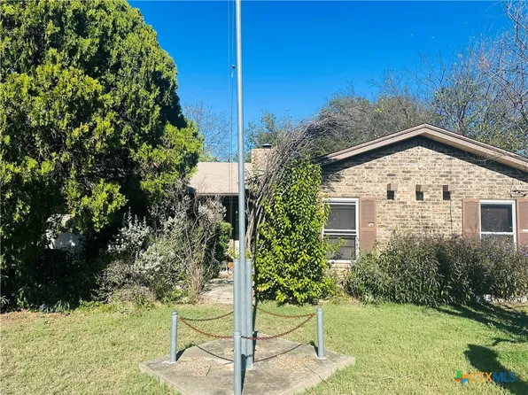 403 Cottonwood Dr, Copperas Cove, TX 76522