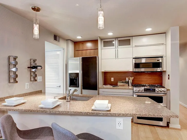 Contemporary Kitchen with Breakfast Bar