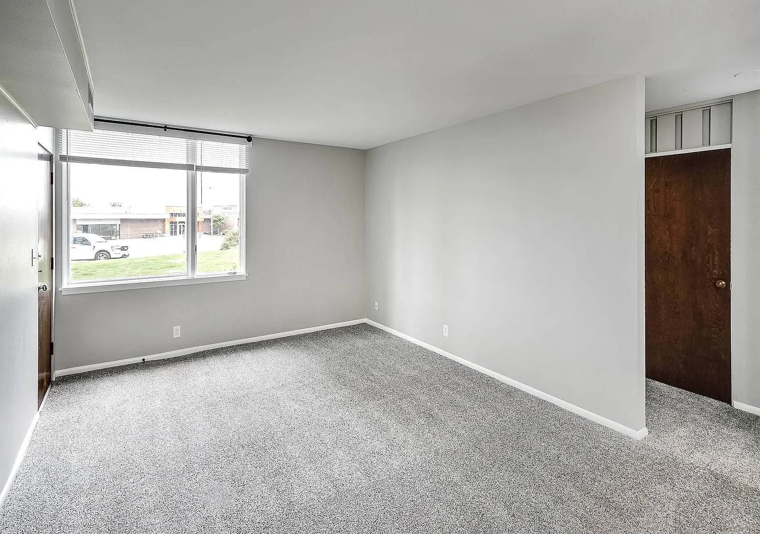 Spacious 2-Bedroom Apartment in Millard! — Photo 3