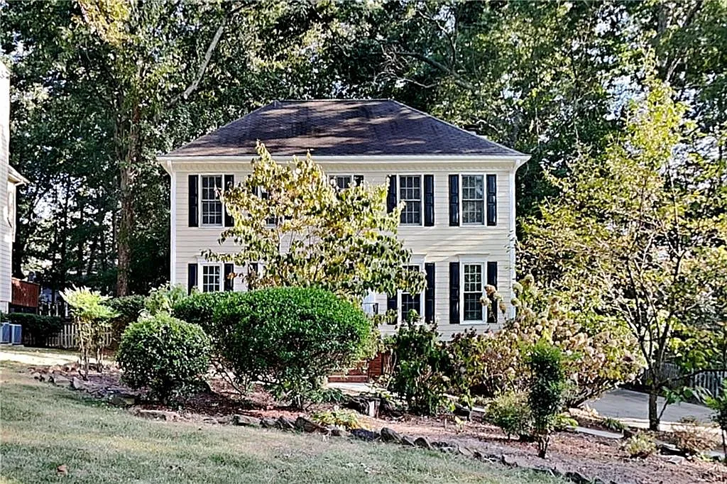 3 bed, 2.5 bath, 2024 sqft, $2,250 — Photo 1
