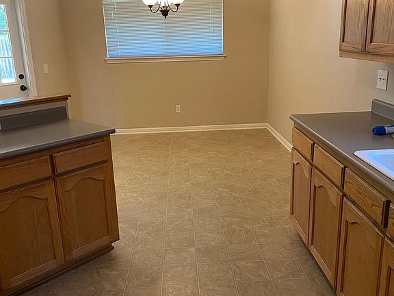 3rd image of 2147 Bentwood Dr