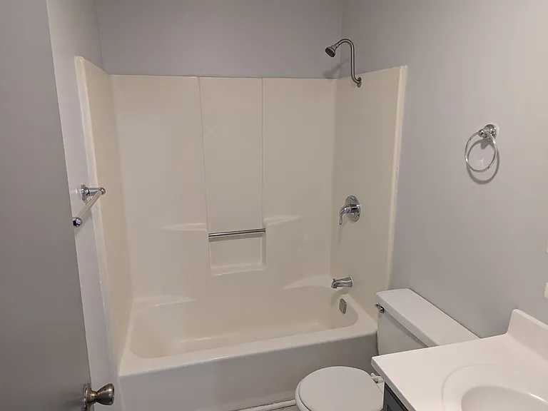 669 Highland Ave — Photo 7