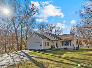 1875 Berrywood Dr SE, Lowell, MI 49331