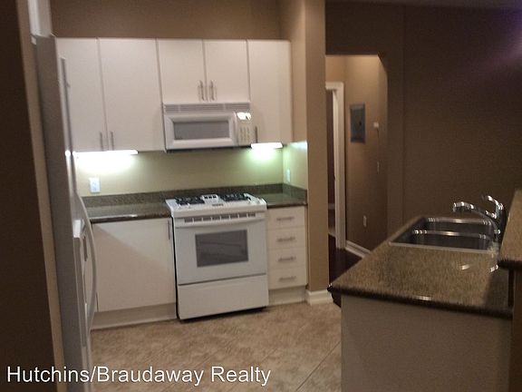 4th image of 1480 Broadway Unit 2227