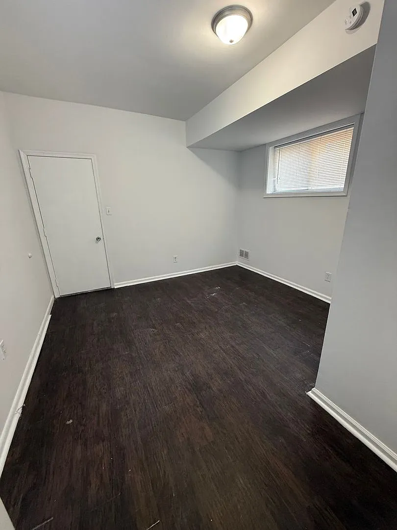 Building Photo - 606 S Claymont St #1