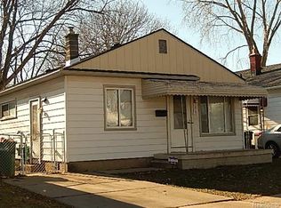 1825 Charter St, Lincoln Park, MI 48146