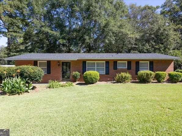 4693 Twin Oak Dr, Macon, GA 31210