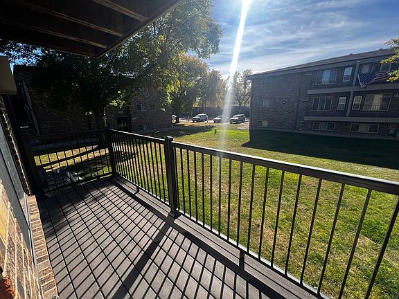 4th image of 1612 E Gateway Cir S #205