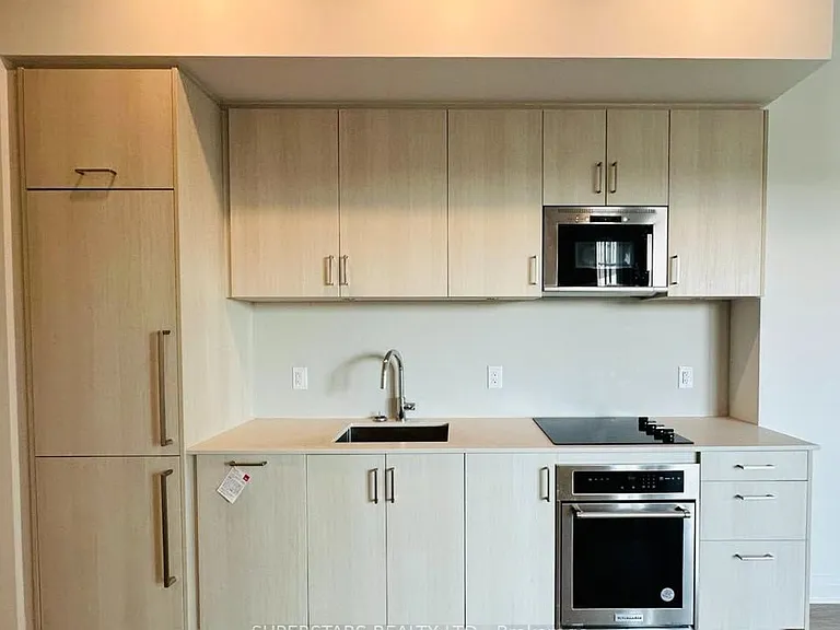 280 Howland Ave #601 — Photo 6
