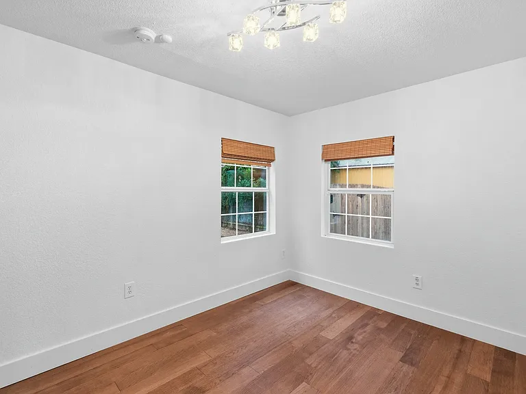 1137 Nickols Ave — Photo 17