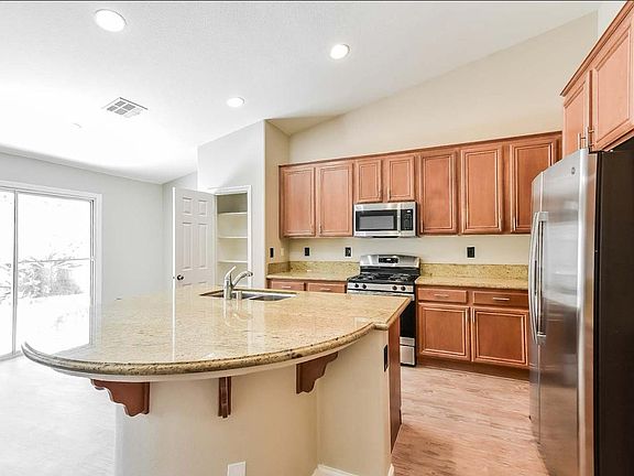 3rd image of 5829 Craigmore Ln #4007