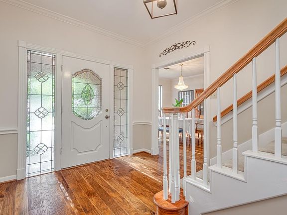 2nd image of 2918 Woodland Ridge Dr
