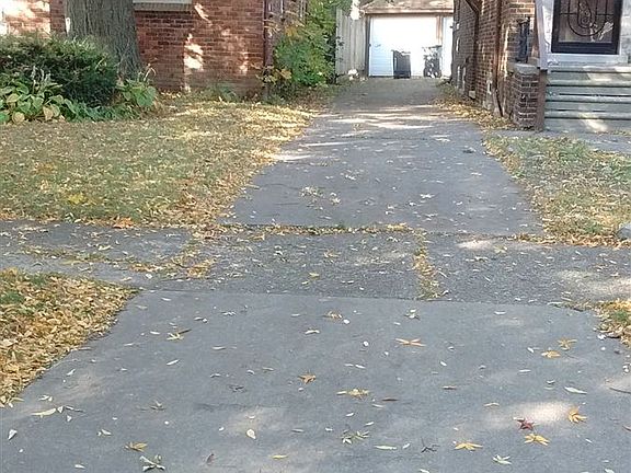 2nd image of 14393 Glastonbury Ave